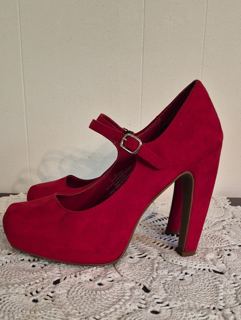 💐Mossimo Cherry Red Faux Suede Mary Jane Platform Pumps Sz 9 - Picture 5 of 11